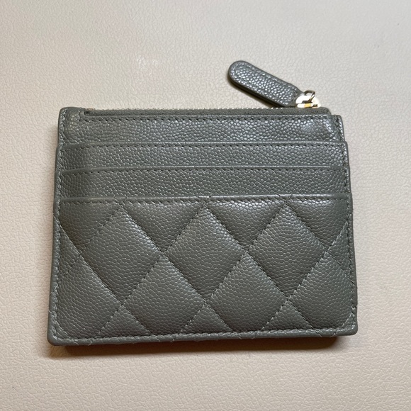 Authentic Chanel CC green calfskin gold tone metal wallet cardholder with zip - Picture 4 of 12